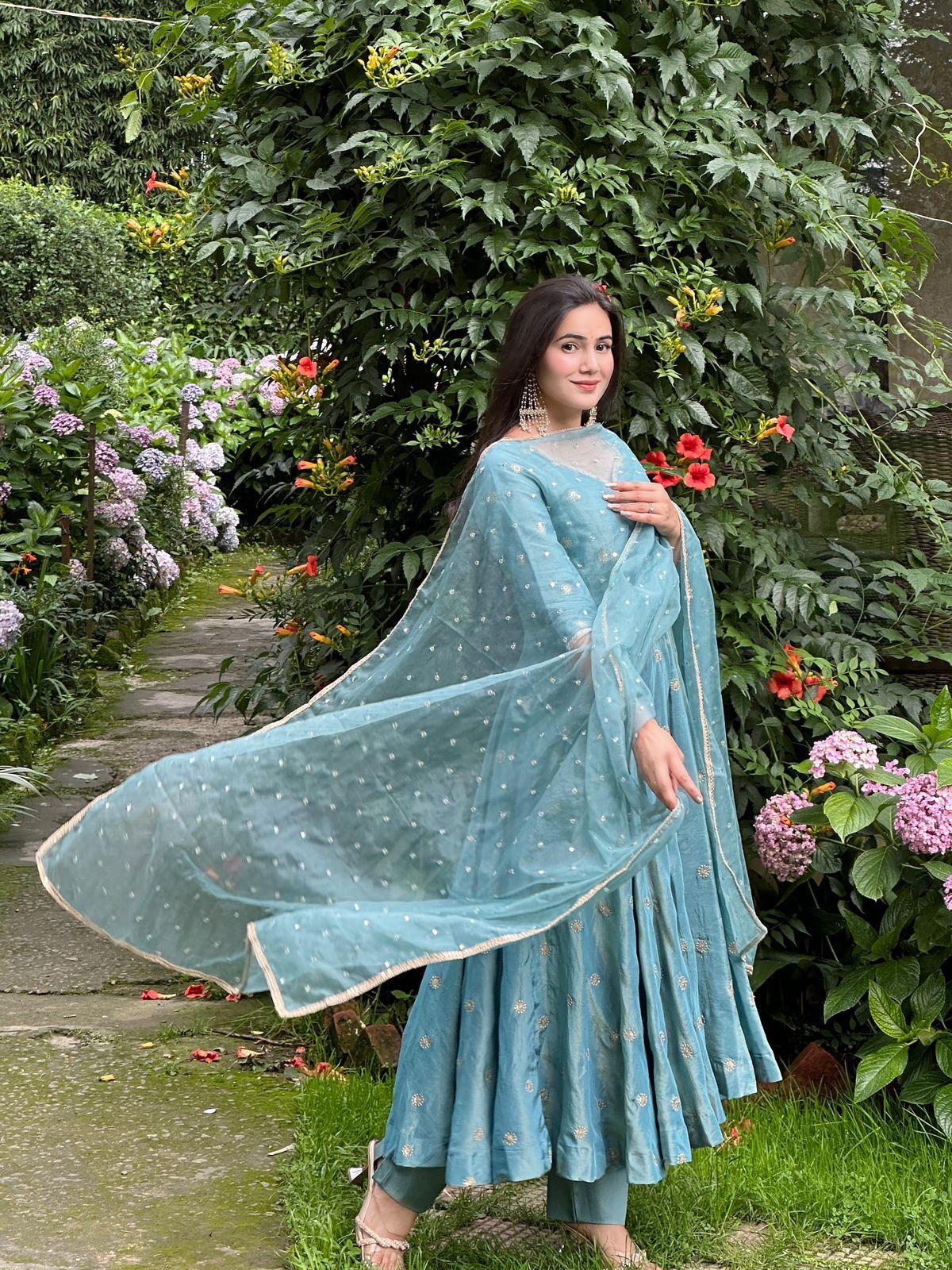 Saisha - Indianstree