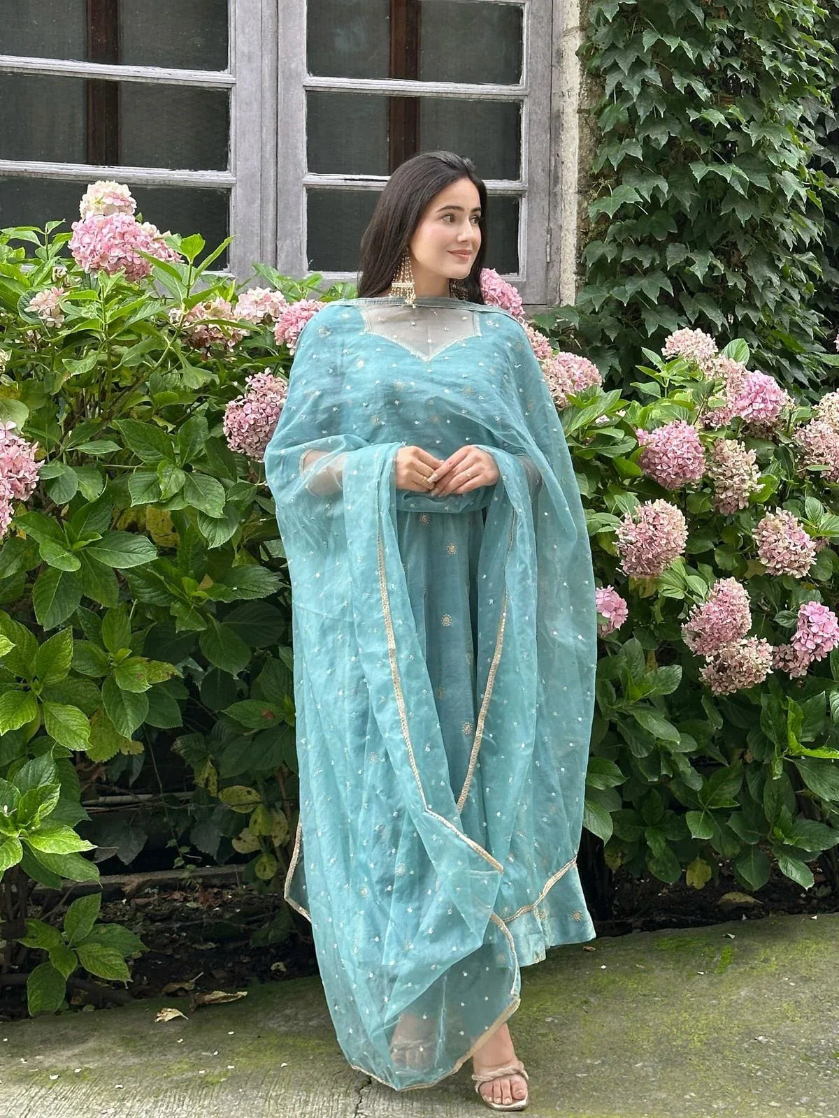 Saisha - Indianstree