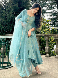 Saisha - Indianstree